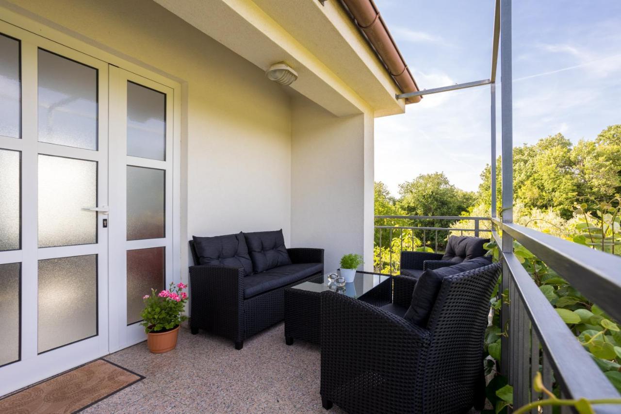 Apartments Sara Milohnici 外观 照片