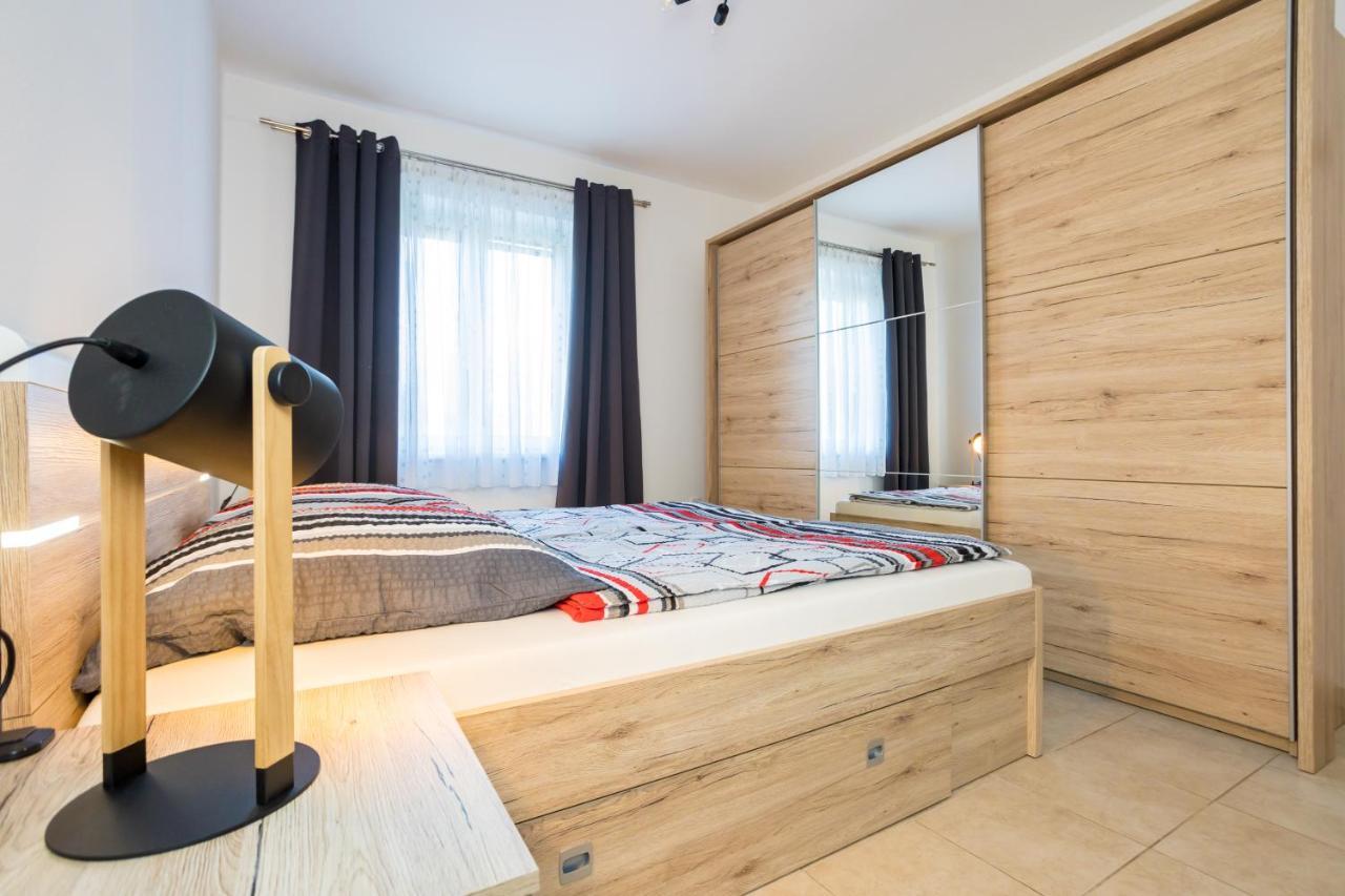 Apartments Sara Milohnici 外观 照片