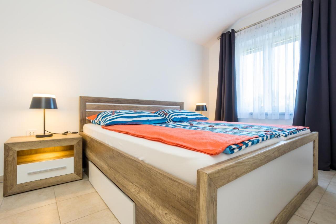 Apartments Sara Milohnici 外观 照片